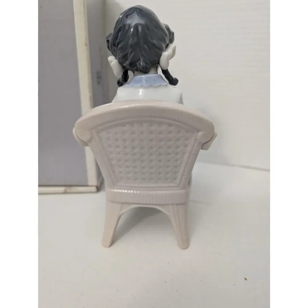 Vintage Lladro Sitting Pretty Modosita De Color Figurine #5699 Spain Boxed